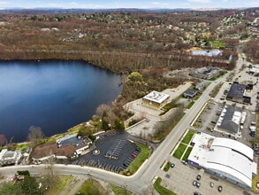 489 E Main St, Jefferson Valley, NY à louer Aérien- Image 2 de 10