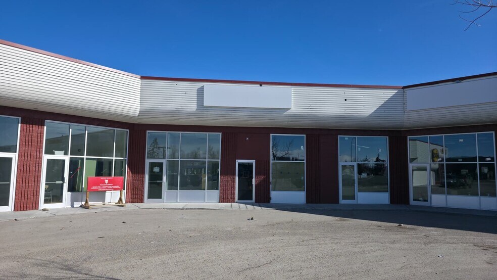 3310 32nd St NE, Calgary, AB à louer - Photo du bâtiment - Image 2 de 6
