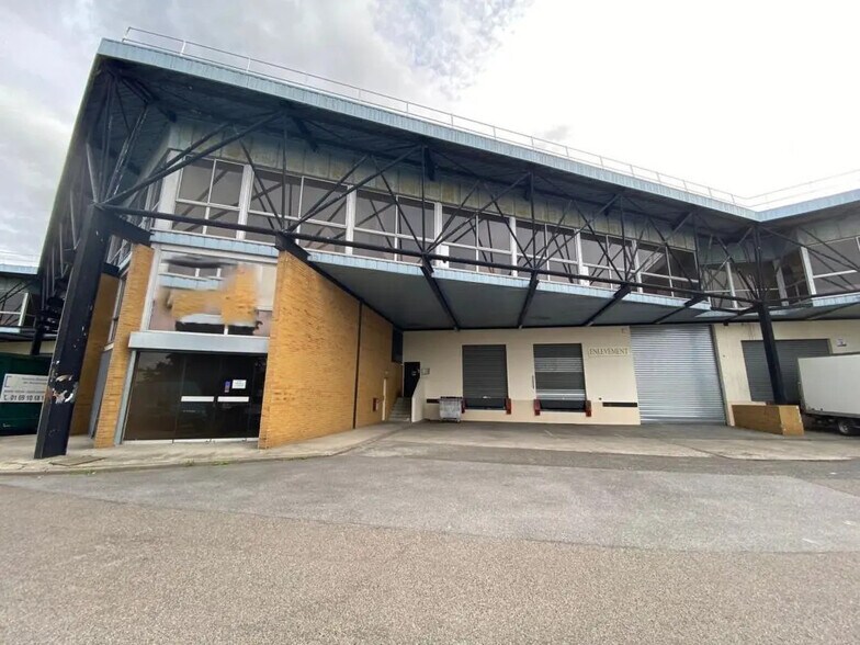 Industrial in Morangis for lease - Building Photo - Image 3 of 12