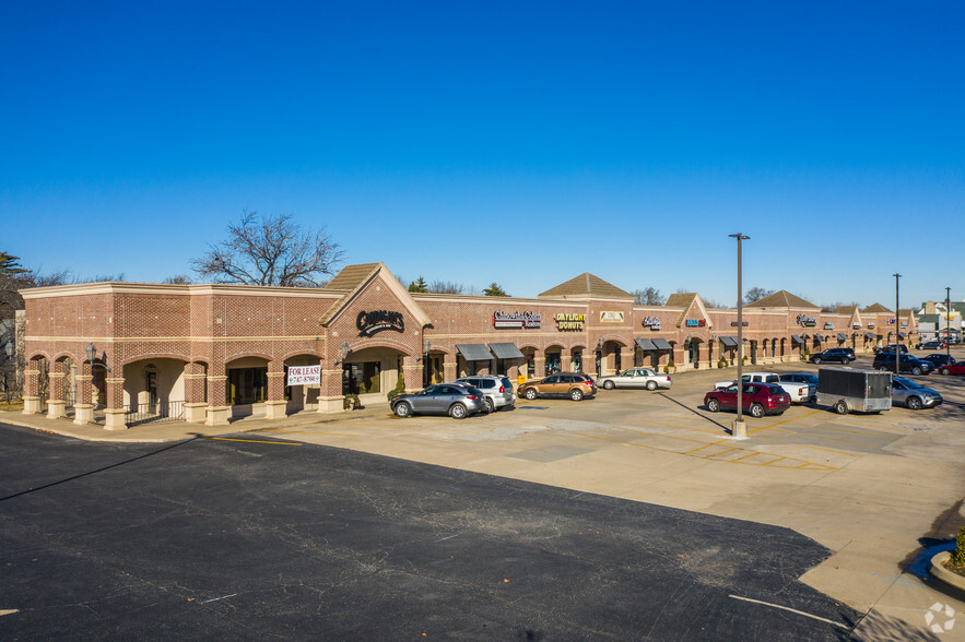 5910-5958 S Lewis Ave, Tulsa, OK for lease - Building Photo - Image 2 of 11