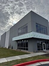 235 Sugar St, Layton, UT à louer Photo du bâtiment- Image 1 de 4