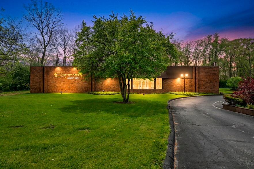 12930 Chippewa Rd, Brecksville, OH for lease - Building Photo - Image 1 of 11