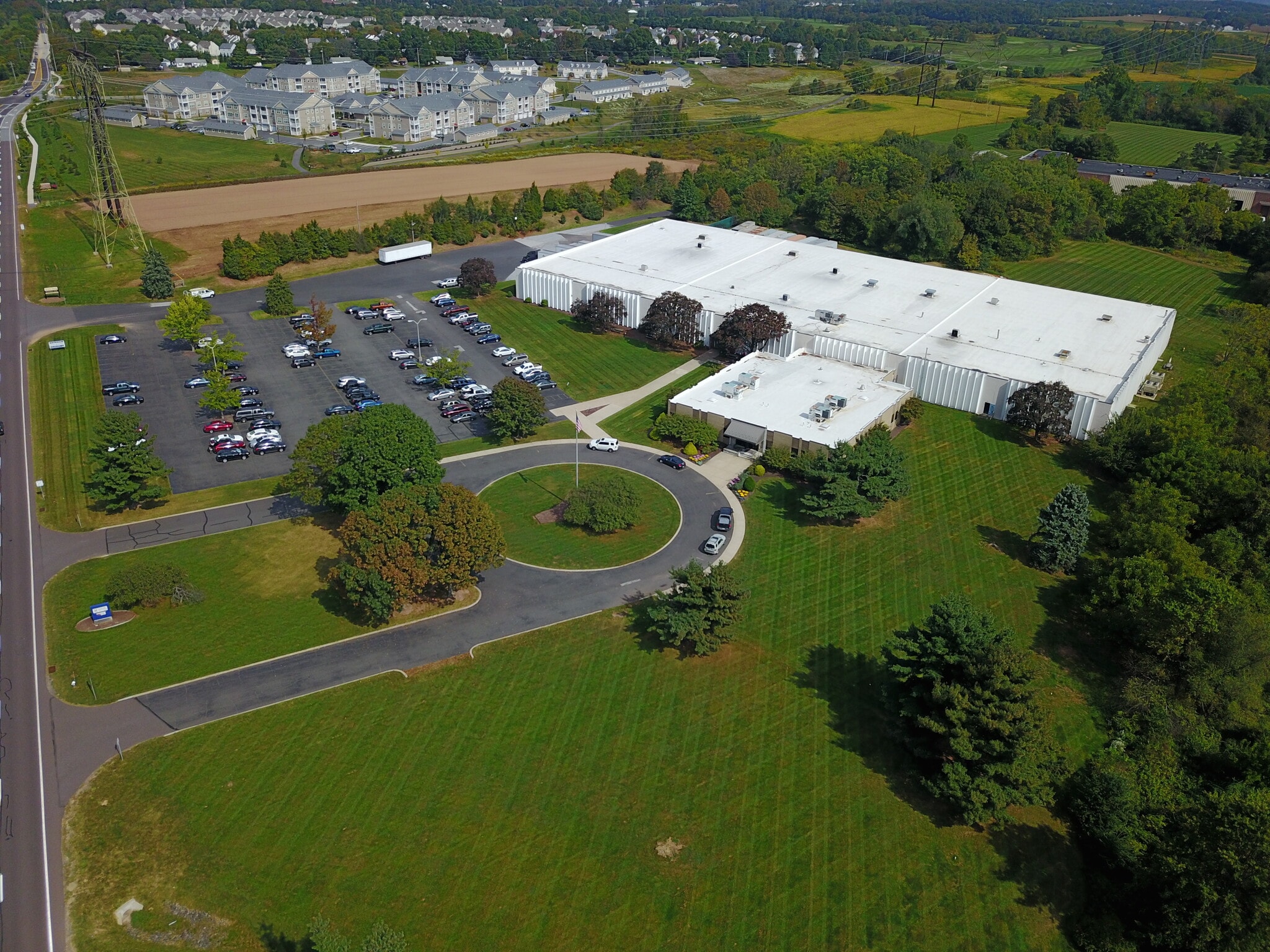 640 N Lewis Rd, Royersford, PA for lease Primary Photo- Image 1 of 4