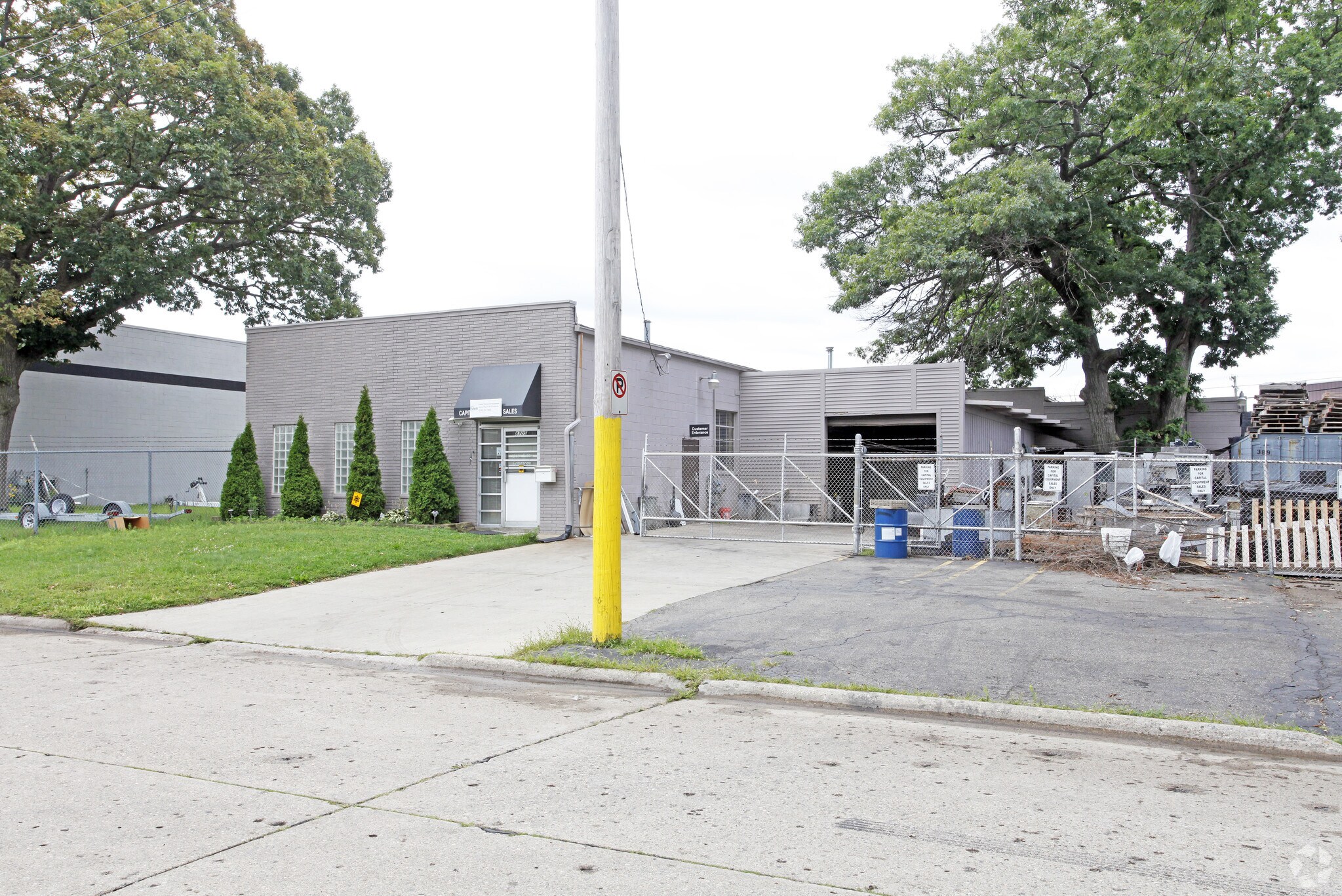 8705 Capital St, Oak Park, MI for lease Primary Photo- Image 1 of 6