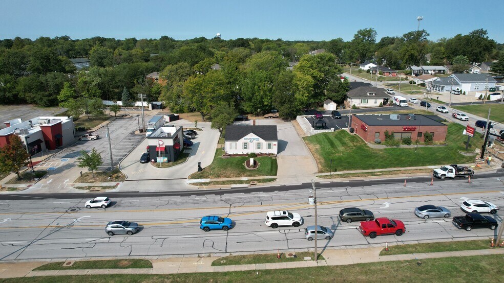 409 S Main St, O'Fallon, MO à louer - Photo du bâtiment - Image 2 de 12