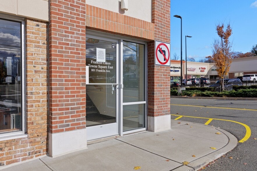 794-799 Franklin Ave, Franklin Lakes, NJ for lease - Building Photo - Image 2 of 14