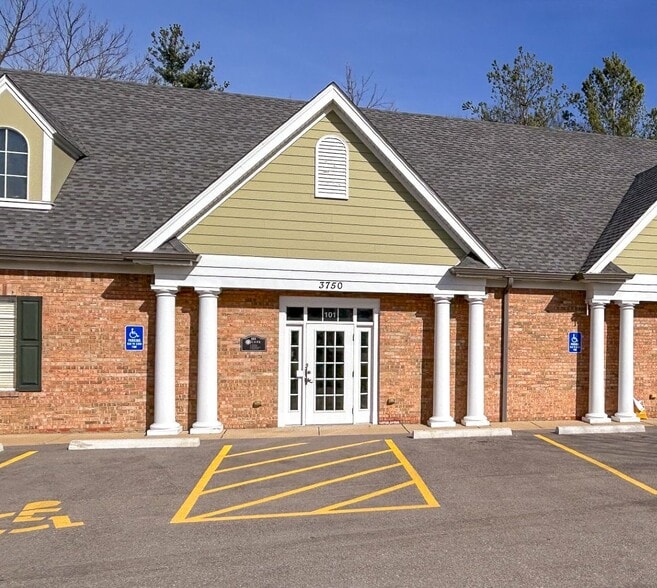 3750 S Lindbergh Blvd, Sunset Hills, MO à vendre - Photo du bâtiment - Image 2 de 7