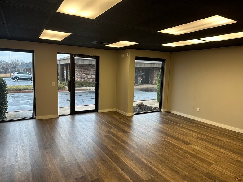 11914 N Pennsylvania Ave, Oklahoma City, OK à louer - Photo du bâtiment - Image 2 de 6