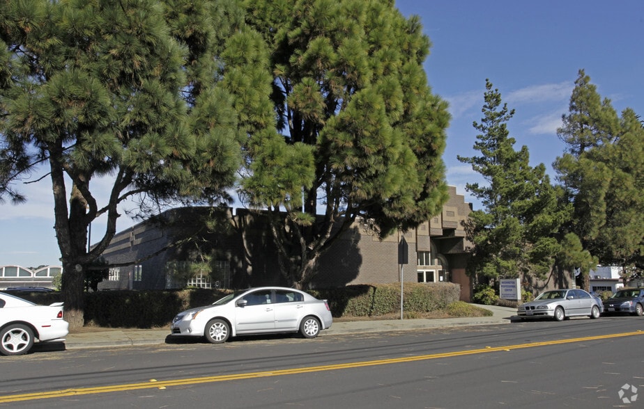 550 Washington St, Daly City, CA à louer - Photo principale - Image 1 de 7