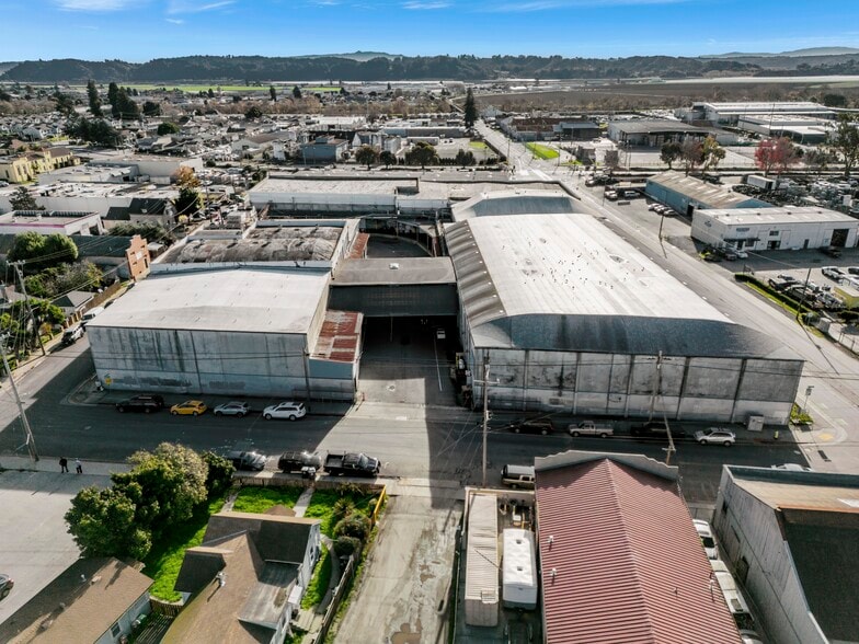 114 Walker St, Watsonville, CA for lease - Building Photo - Image 3 of 3