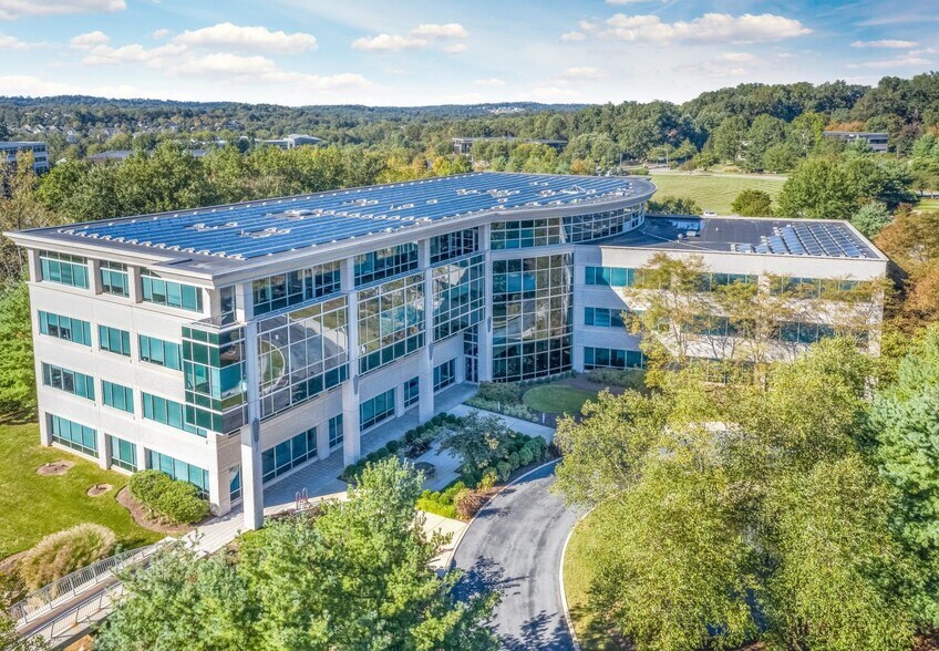 505 Eagleview Blvd, Exton, PA à louer - Photo du bâtiment - Image 3 de 69