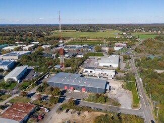 Plus de détails pour 1 Mariner Dr, Southampton, NY - Local d'activités à louer