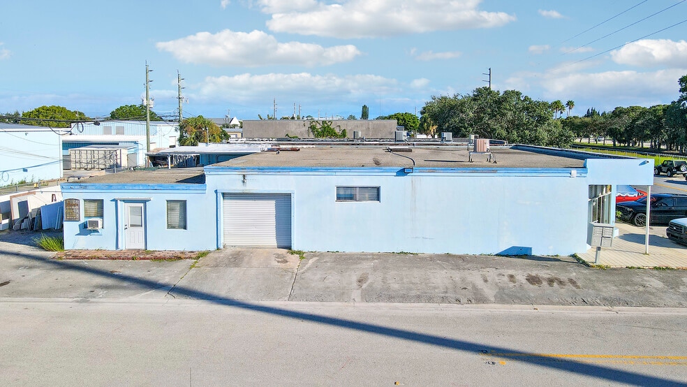 101 Fern St, Jupiter, FL à vendre - Photo du bâtiment - Image 3 de 6