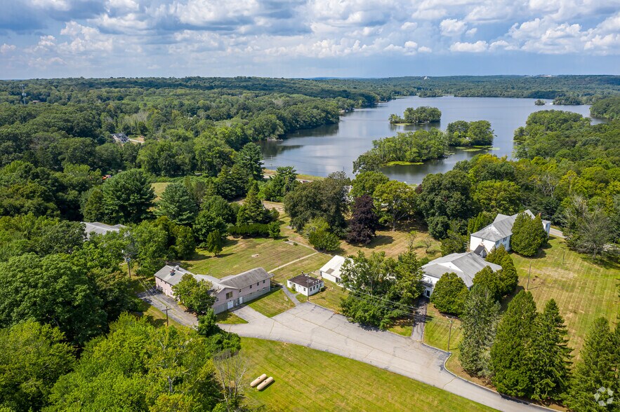 1667 Exeter Rd, Lebanon, CT à vendre - Aérien - Image 2 de 2