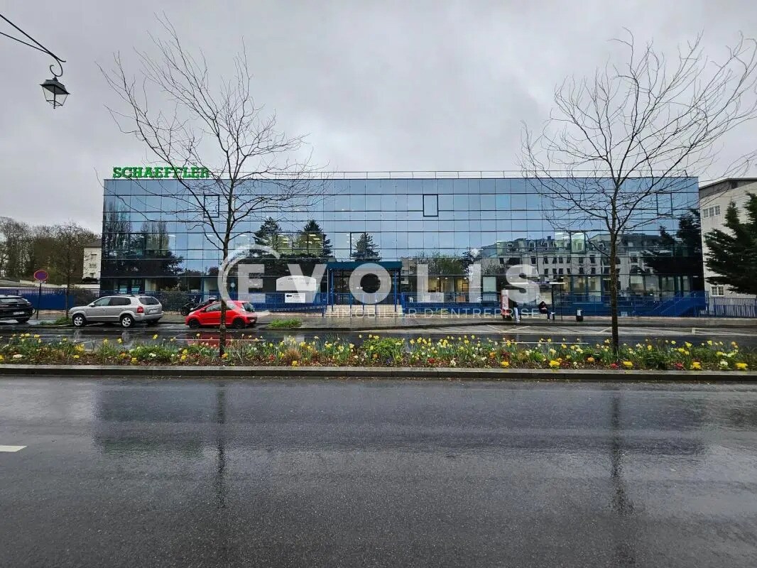 Office in Clamart for lease Building Photo- Image 1 of 28