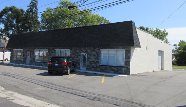 49904-49908 Gratiot Ave, Chesterfield, MI à vendre - Photo du bâtiment - Image 1 de 5