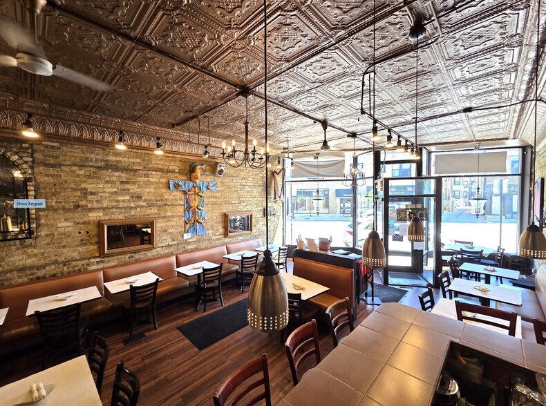 2914 N Clark St, Chicago, IL à louer - Photo du bâtiment - Image 3 de 16