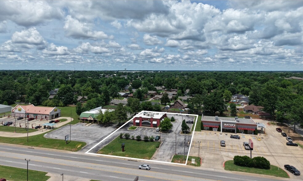 2813 W Walnut St, Rogers, AR for sale - Building Photo - Image 2 of 56