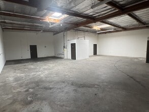 1045 N Main St, Riverside, CA for lease Interior Photo- Image 1 of 16