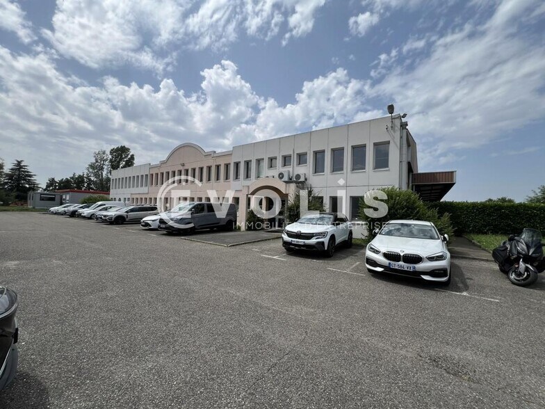 Flex dans SAINT-SYMPHORIEN-D'OZON à louer - Photo du bâtiment - Image 3 de 13