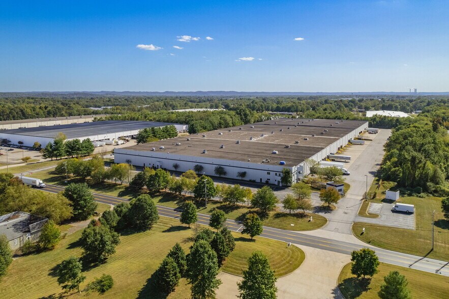 7300 Intermodal Dr, Louisville, KY à louer - Photo du bâtiment - Image 3 de 3