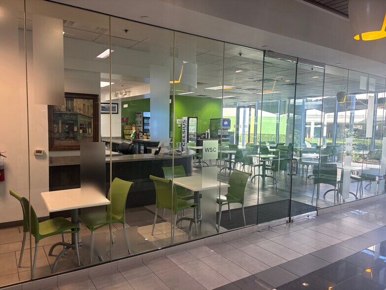 1715 N Westshore Blvd, Tampa, FL à louer - Photo du bâtiment - Image 2 de 18