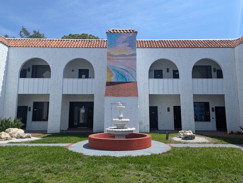 6710 Embassy Blvd, Port Richey, FL à vendre - Photo du bâtiment - Image 3 de 21