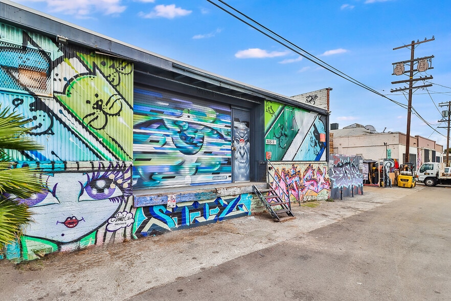 3113-3115 E 11th St, Los Angeles, CA for lease - Building Photo - Image 3 of 3