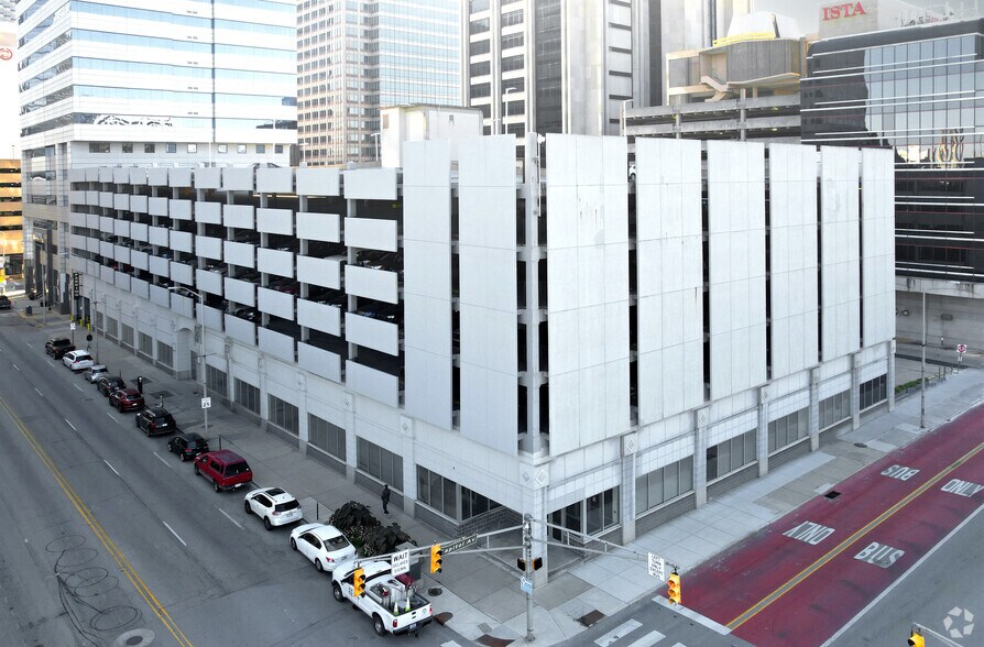151 W Ohio St, Indianapolis, IN à louer - Photo du bâtiment - Image 2 de 2
