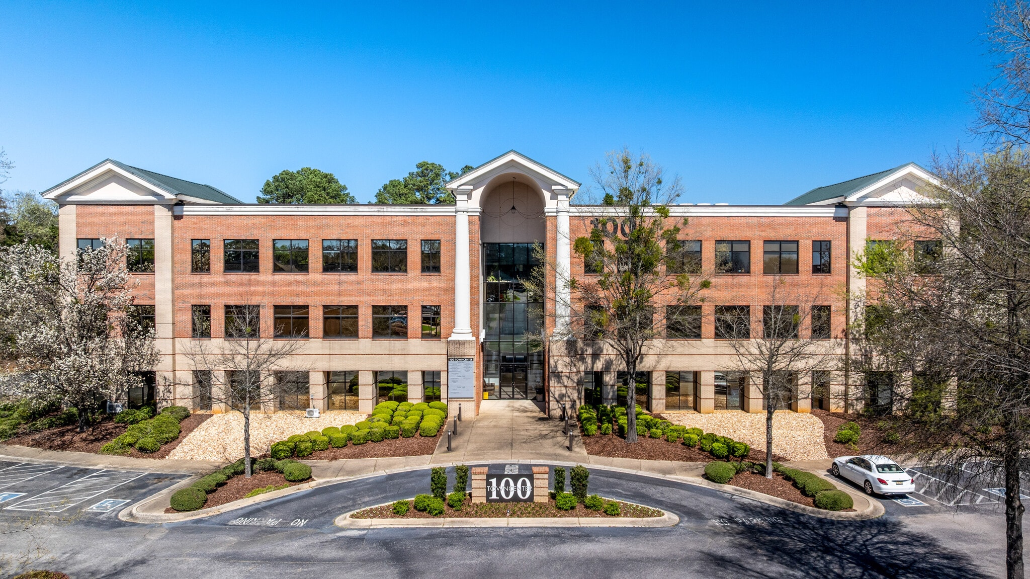 100 Towncenter Blvd, Tuscaloosa, AL for lease Primary Photo- Image 1 of 4