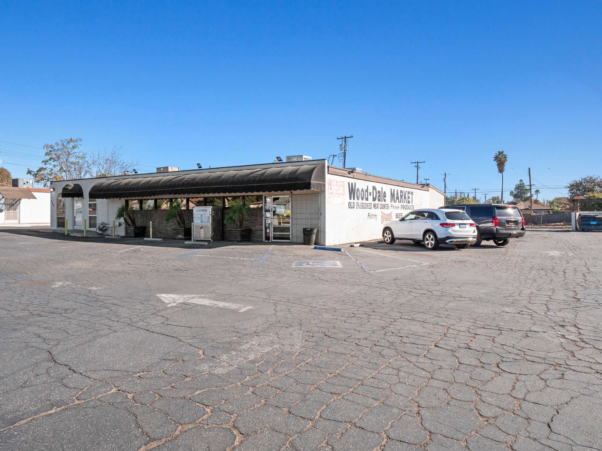 250 Stine Rd, Bakersfield, CA à vendre Photo du bâtiment- Image 1 de 10