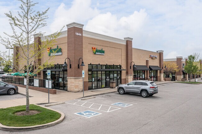 Plus de détails pour 1844 W McEwen Dr, Franklin, TN - Commerce de détail à louer