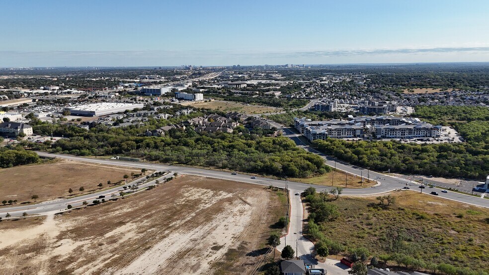 UTSA Boulevard At UTEX Blvd, San Antonio, TX à vendre - Photo du bâtiment - Image 3 de 5