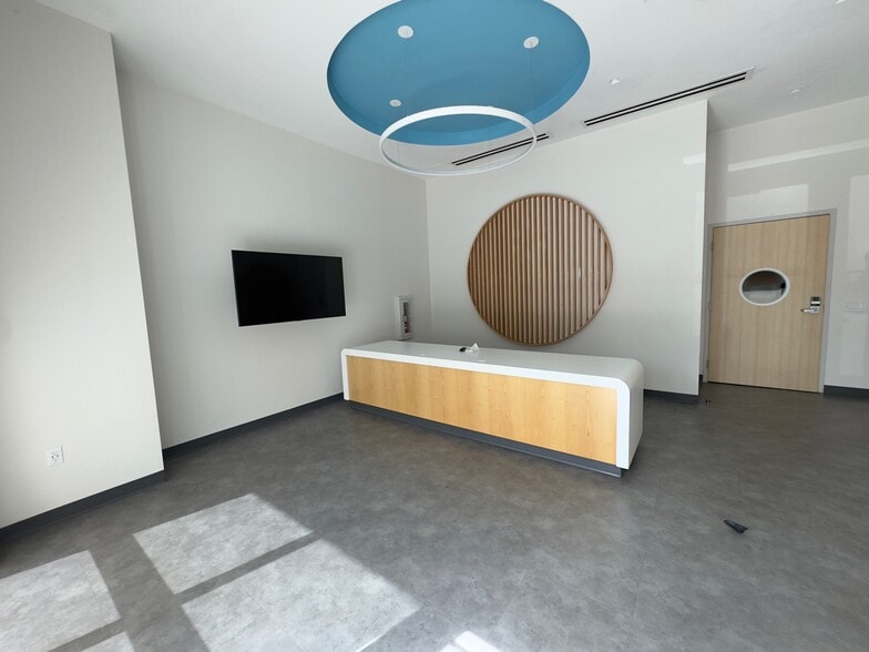 8931-8947 W Atlantic Blvd, Coral Springs, FL for lease - Interior Photo - Image 3 of 21