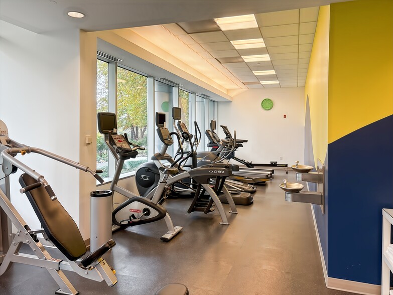 200 Rivers Edge Dr, Medford, MA for lease - Building Photo - Image 2 of 17