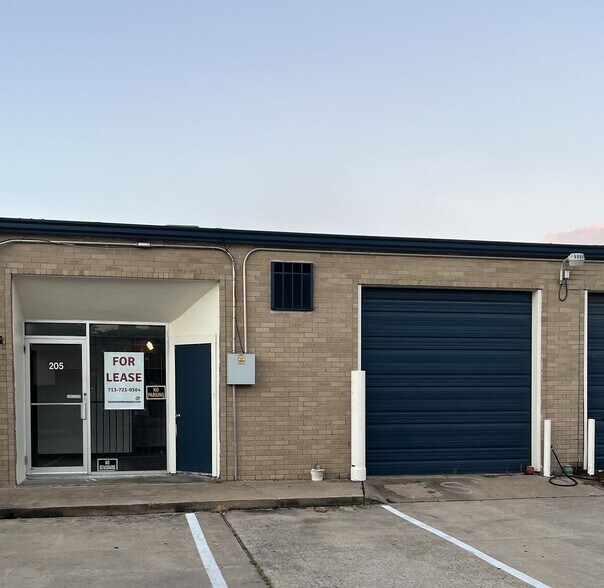 10055 Belknap Rd, Sugar Land, TX à louer - Photo du bâtiment - Image 3 de 3