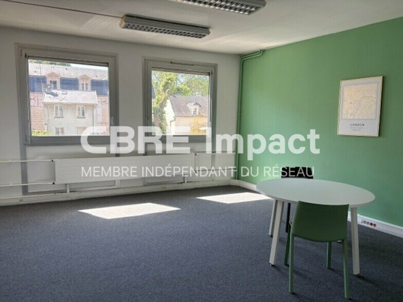 Office in Reims for lease - Building Photo - Image 2 of 9