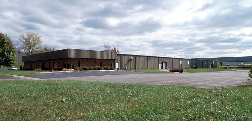 1638 Production Rd, Jeffersonville, IN à vendre - Photo du bâtiment - Image 2 de 7