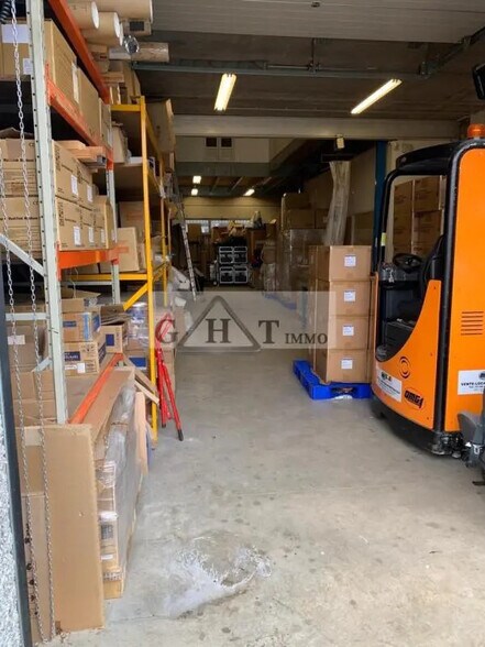 Industrial in Lieusaint for sale - Building Photo - Image 3 of 5