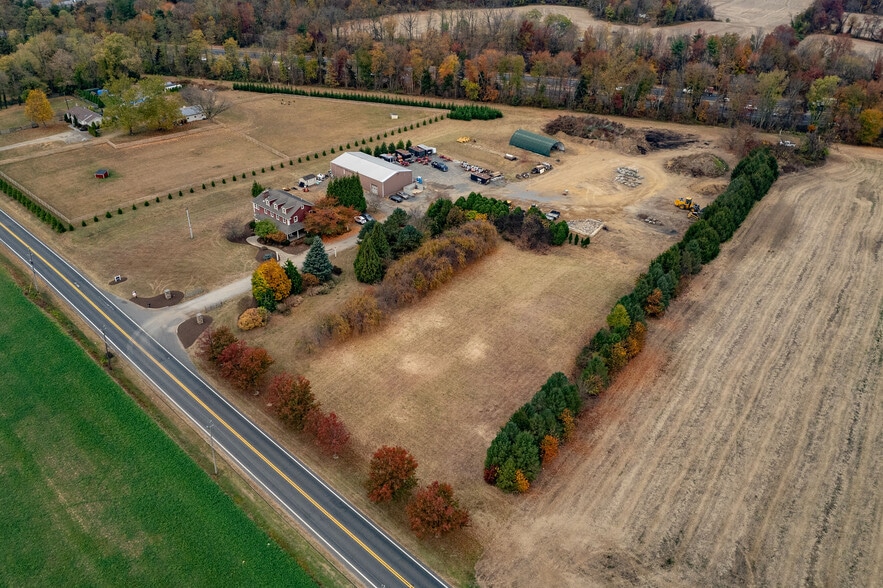 1693 Burlington Jacksonville Rd, Bordentown, NJ à vendre - Photo du bâtiment - Image 3 de 44
