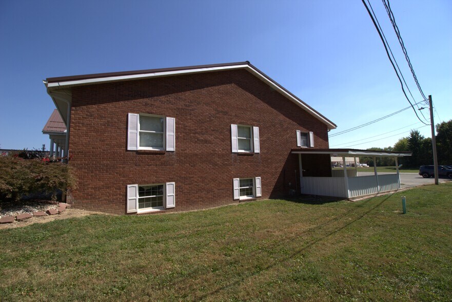 2125 E State Highway 54, Linton, IN for sale - Building Photo - Image 2 of 24