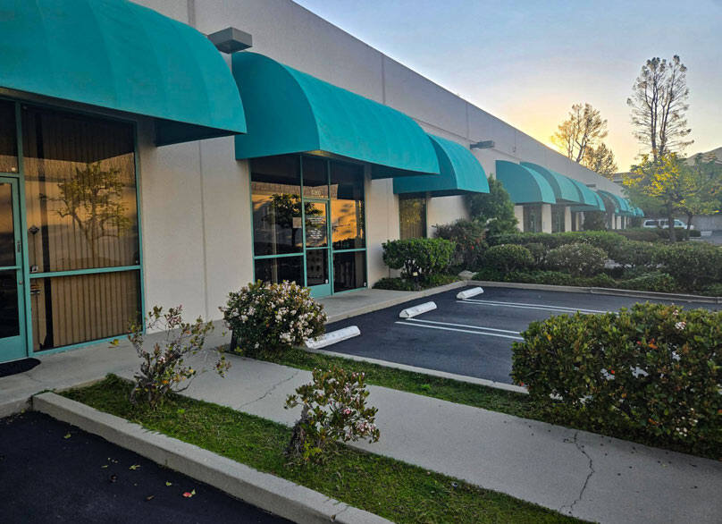 5352-5380 Sterling Center Dr, Westlake Village, CA à louer - Photo du bâtiment - Image 2 de 2