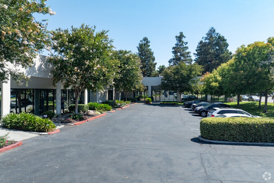 473 Sapena Ct, Santa Clara, CA à louer - Photo du bâtiment - Image 2 de 5