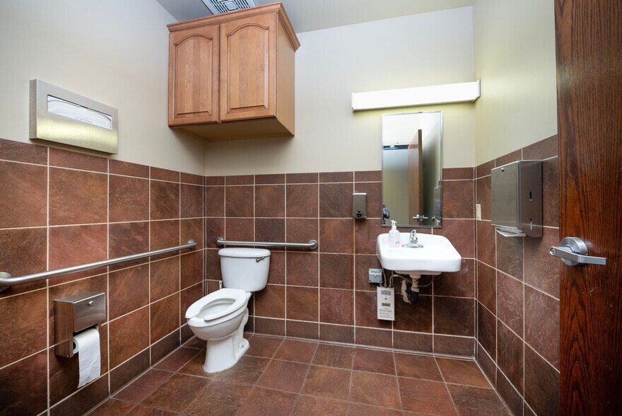 951 Reserve Dr, Roseville, CA à vendre - Photo intérieure - Image 3 de 31