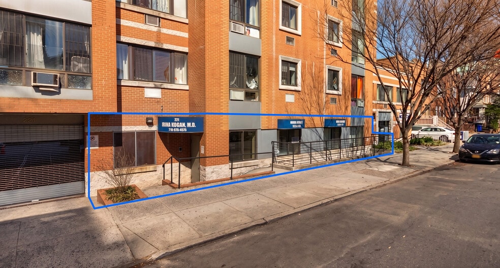 221 Parkville Ave, Brooklyn, NY for lease - Building Photo - Image 1 of 11