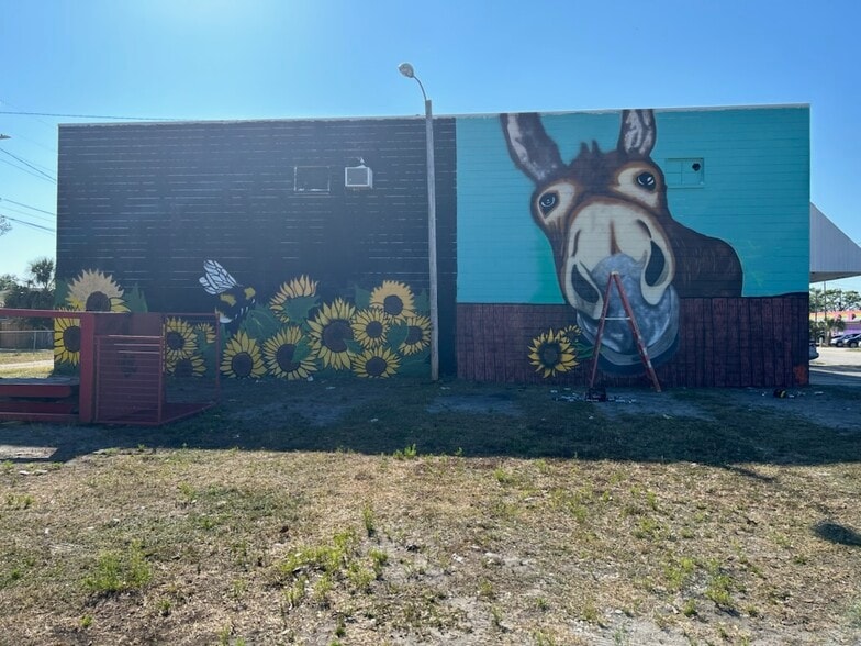 4746 22nd Ave S, Saint Petersburg, FL for lease - Building Photo - Image 2 of 9