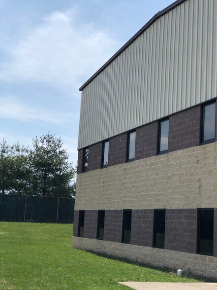 10B Minneakoning Rd, Flemington, NJ à vendre - Photo du bâtiment - Image 3 de 15