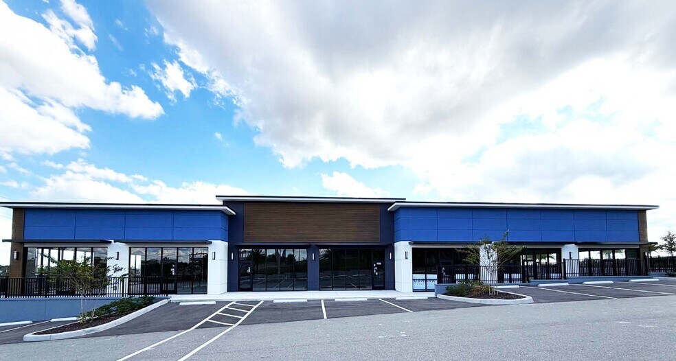 2357 E Highway 50, Clermont, FL à louer - Photo du bâtiment - Image 3 de 5