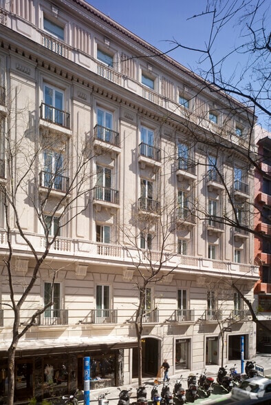 Calle de Hermosilla, 11, Madrid, Madrid à louer - Photo du bâtiment - Image 2 de 7