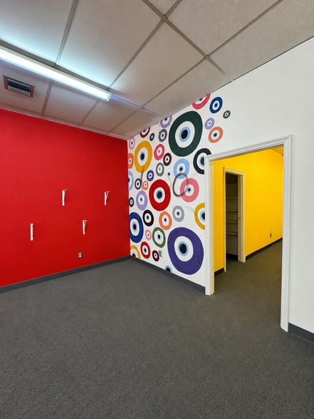 1331 E Compton Blvd, Compton, CA for lease - Building Photo - Image 3 of 22